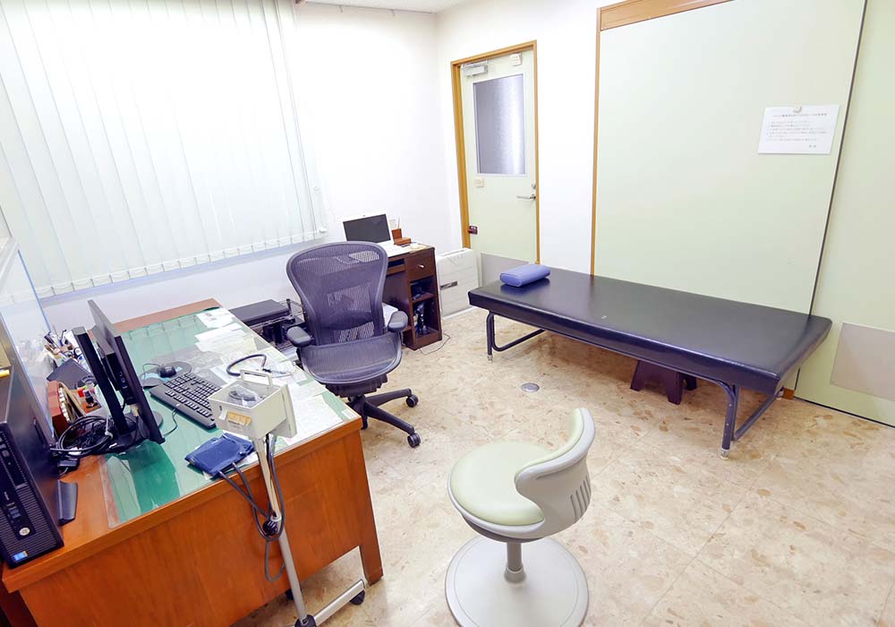 診察室（2F）